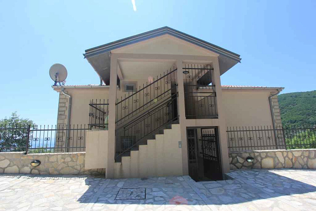 875 Budva Maini House 6r 388m2 — photo 1