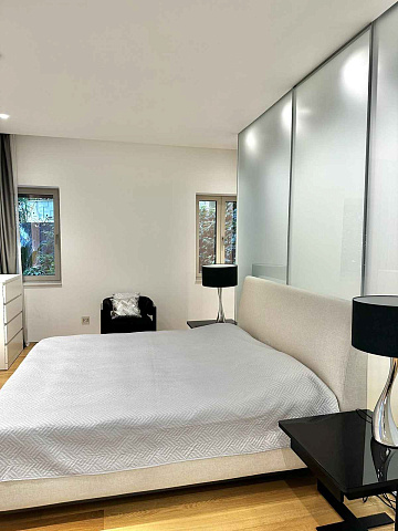 Luxuriöse Wohnung in Budva mit Meerblick — photo 8
