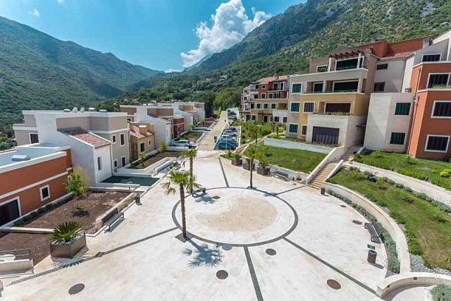 Wohnung in einem Komplex in Kotor — photo 13
