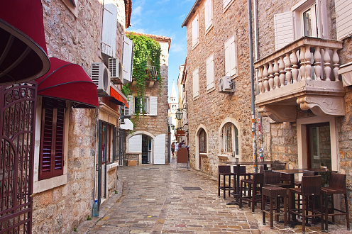 WOHNUNG ZU VERKAUFEN – ALTSTADT BUDVA