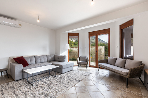 Geräumiges 3-stöckiges Haus mit Meerblick in Blizikuce