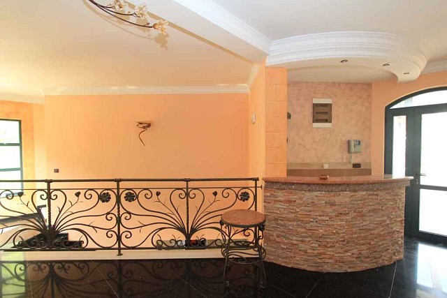 Helligkeit mit Pool in der Villa Petrovac — photo 22
