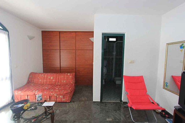 Helligkeit mit Pool in der Villa Petrovac — photo 36