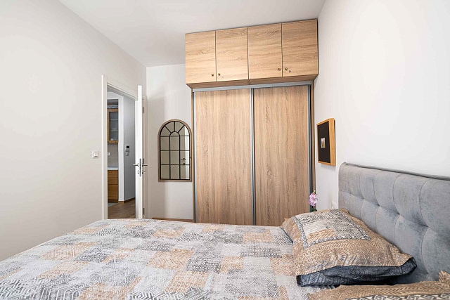Moderne, komplett möblierte Wohnung zum Verkauf in Bečići — photo 8
