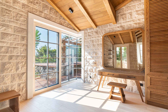 Eine außergewöhnliche Luxusvilla am Meer in Žanjice — photo 8