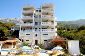 Gemütliche Villa in Budva