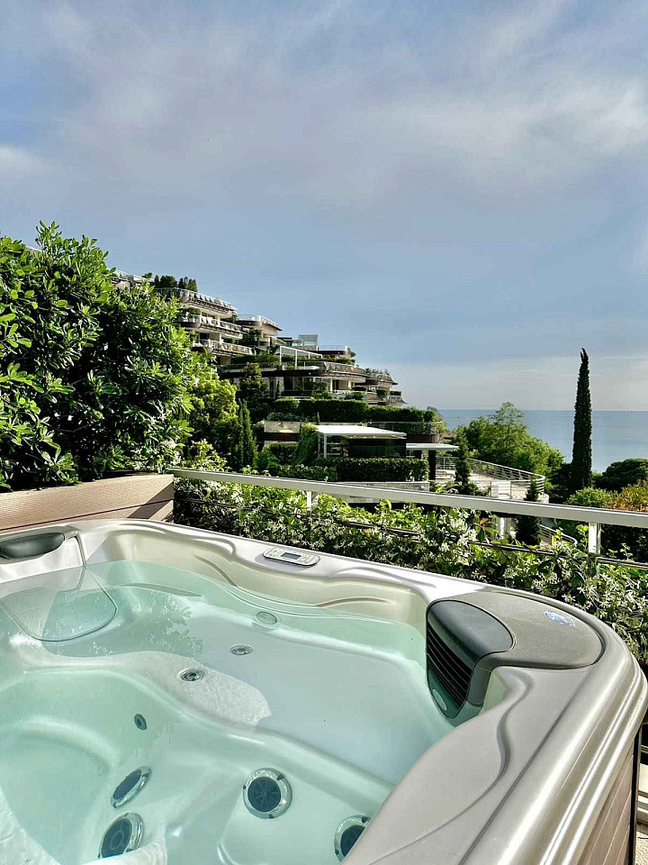 Luxuriöse Wohnung in Budva mit Meerblick