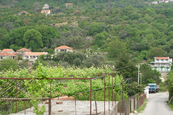 Grundstück in Kotor