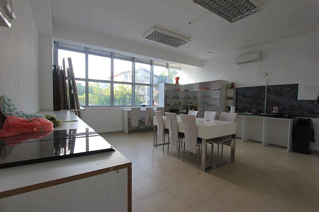 Gewerbefläche in bester Lage in Budva — photo 11