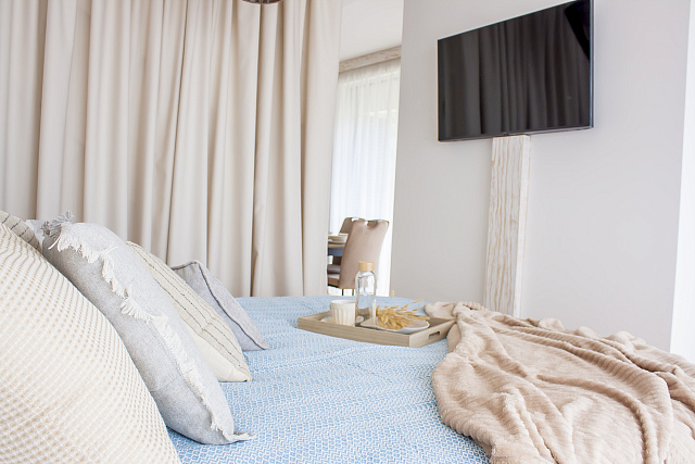 Luxuriöse Zwei-Zimmer-Wohnung mit großer Terrasse in Bečići — photo 13