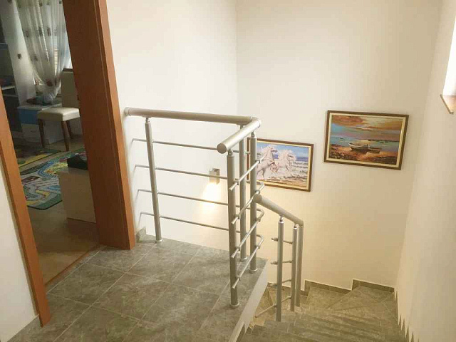 Reihenhaus mit Bergblick in Bar — photo 16