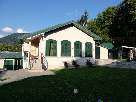Three-storey house in a mountain paradise in Kolasin