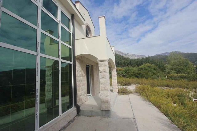 Zweistöckiges Haus mit Meer- und Bergblick in der Gegend der Stadt Herceg Novi — photo 29