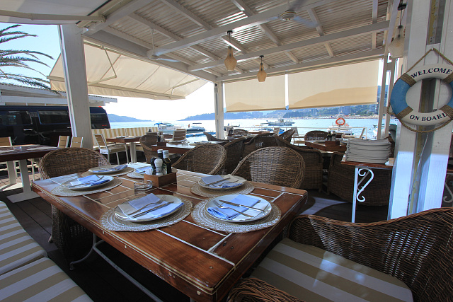 Restaurant erste Linie zum Meer in Rafailovići zu verkaufen — photo 8