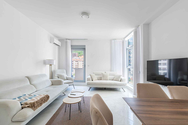 Geräumige und Luftige Wohnung im Herzen von Budva — photo 4