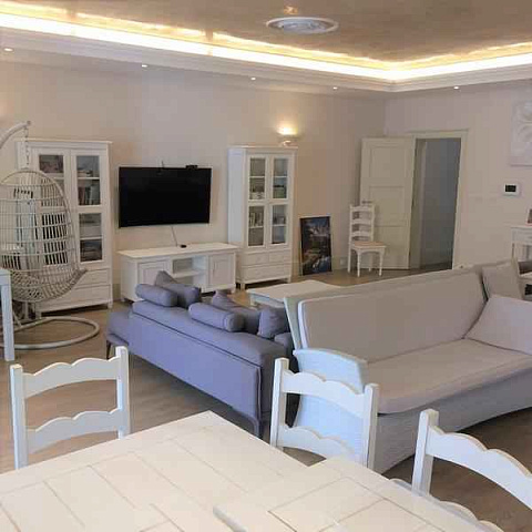 3580 Kotor Stoliv House 4r 294m2 — photo 1