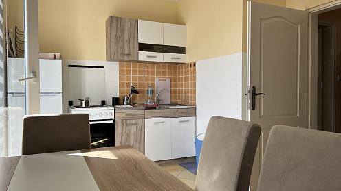 Geräumige Wohnung 54m2 mit teilweisem Meerblick in Herceg Novi, Bijela