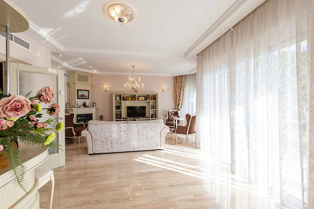 Eleganz und Gelassenheit in einer luxuriösen Villa mit Panoramablick auf das Meer. — photo 22