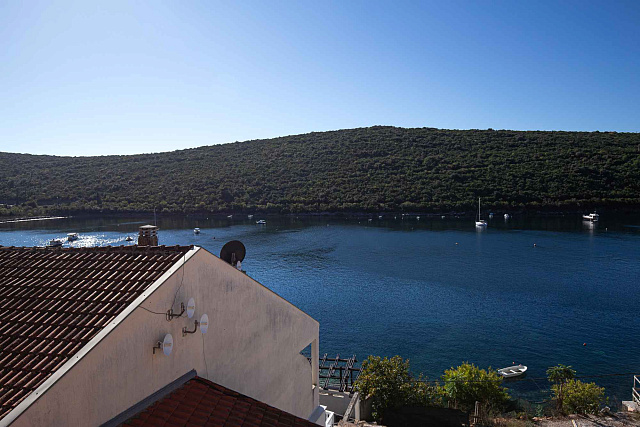 Gemütliche Wohnung in Bigovo direkt am Meer — mit Terrasse und Meerblick — photo 21