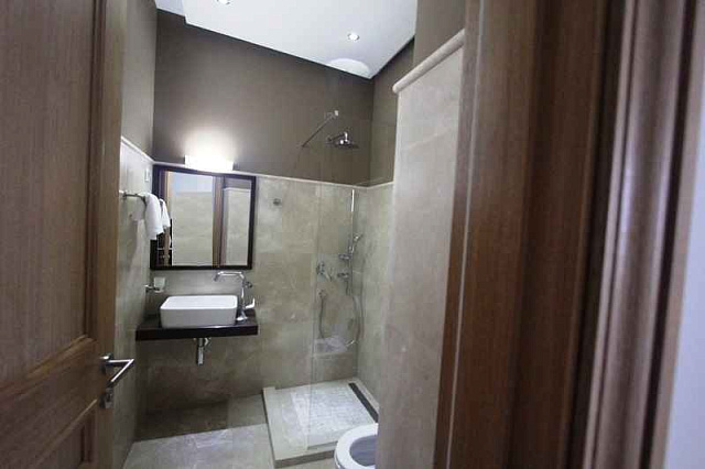 Villa mit Pool in Budva — photo 19