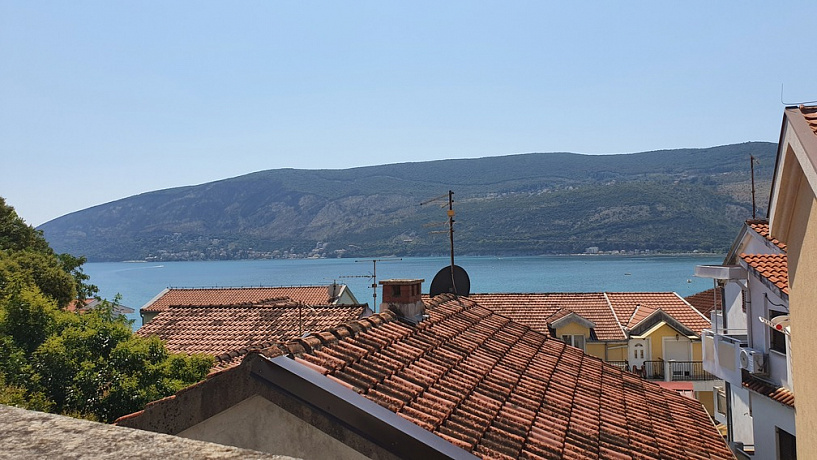 Zu verkaufen Wohnung in Herceg Novi mit Meerblick