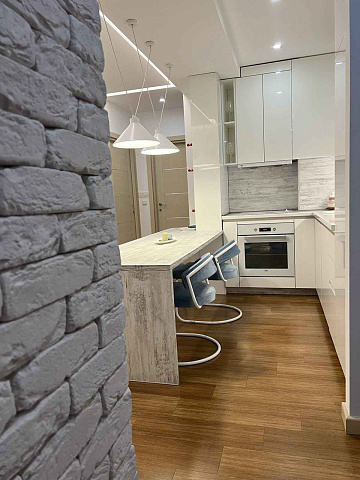 Luxuswohnung im Zentrum von Budva – 90 m² mit Garage — photo 12