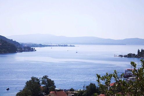 465m2 Land in Kamenari