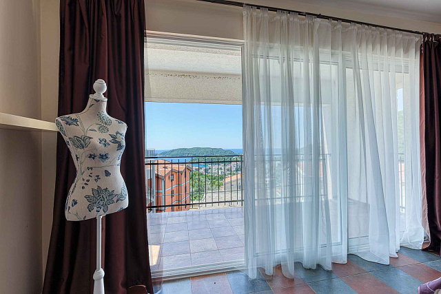 Villa mit Meerblick in Becici — photo 36