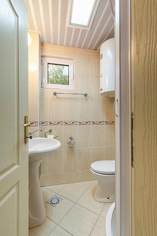 Gemütliche 53 m² große Wohnung am Meer in Becici mit privatem Garten — photo 8