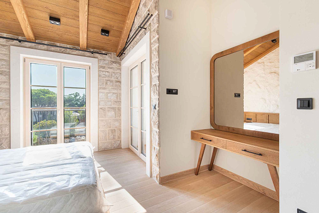 Eine außergewöhnliche Luxusvilla am Meer in Žanjice — photo 13