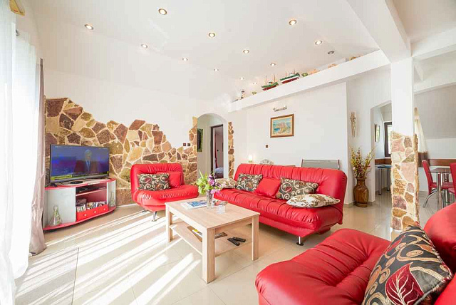 Apartment mit drei Schlafzimmern und Meerblick in Budva