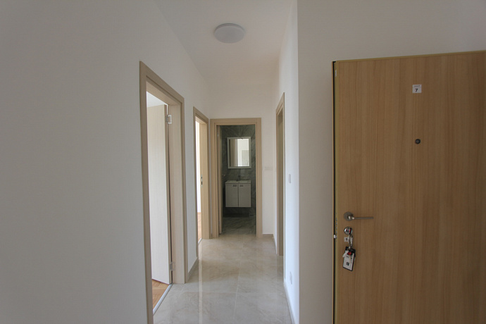 Zweizimmerwohnungen in einem neuen Gebäude in Radanovichi