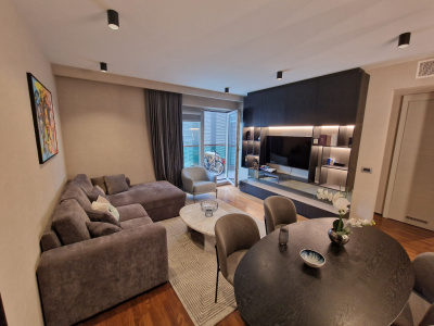 Zu verkaufen moderne Wohnung in Budva mit Meerblick