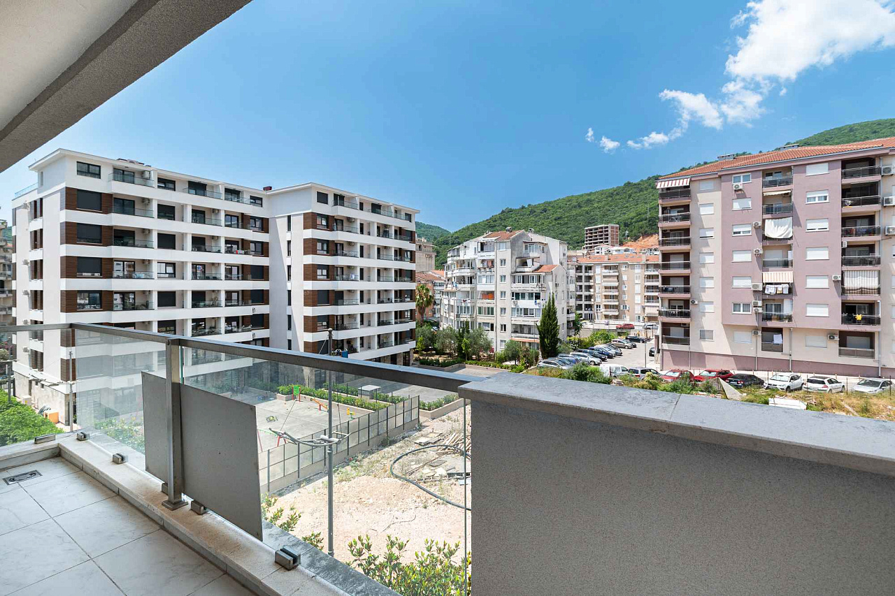 Geräumige und Luftige Wohnung im Herzen von Budva