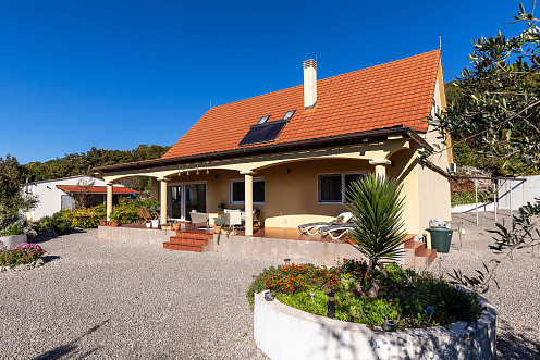 Familienhaus mit Panoramablick in der Nature