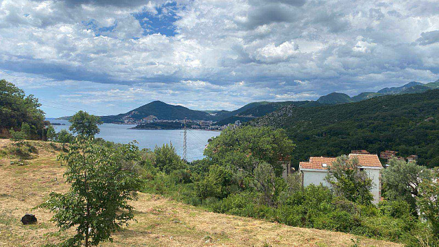 Grundstück von 676 m2 in der Gegend von Kamenovo mit einem fertigen Projekt — photo 4