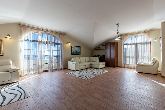 Eleganz und Gelassenheit in einer luxuriösen Villa mit Panoramablick auf das Meer. — photo 6