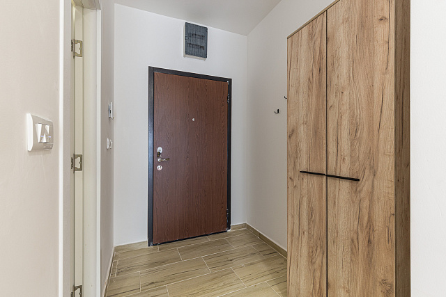 Studio in Bečići – Luxuskomplex mit Pool und Spa