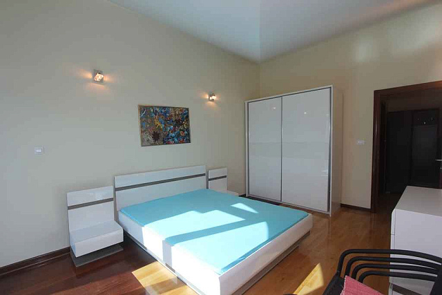 Geräumige Wohnung im Zentrum von Budva — photo 12