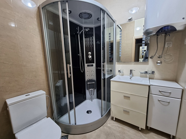 Luxuriöses Apartment mit zwei Schlafzimmern in Bečići — photo 10
