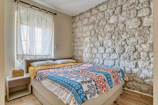 Wunderschöne Steinvilla in Prčanj mit Panoramablick auf die Bucht — photo 29