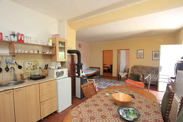 Zweistöckiges Haus in Kamenari — photo 8
