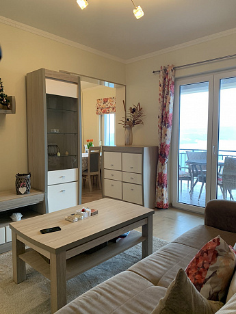 Apartment mit zwei Schlafzimmern in Tivat mit Panoramablick auf die Bucht