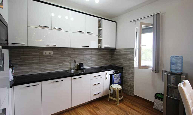 Haus mit Meerblick in Bjelisi. — photo 6