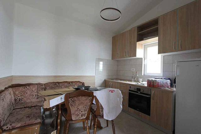 Haus in Bjelisi auf zwei Etagen mit großem Garten — photo 7