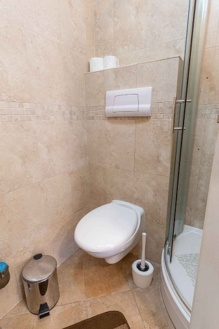 Geräumige Duplex-Wohnung mit Meerblick in Sveti Stefan — photo 18