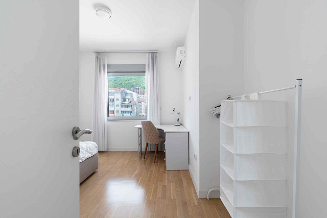 Geräumige und Luftige Wohnung im Herzen von Budva — photo 25