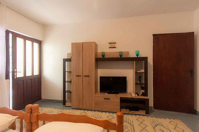 Haus in der malerischen Gegend von Krasici, ideal zum komfortablen Wohnen und Entspannen — photo 10