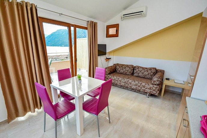 Hotel in der Nähe des Meeres in Kotor