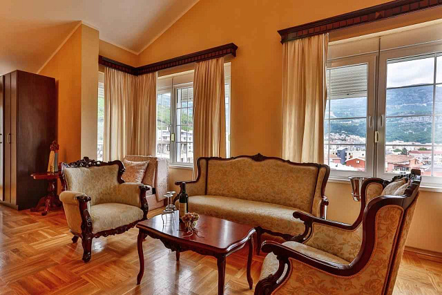 Villa zum Verkauf in attraktiver Lage in Budva — photo 4